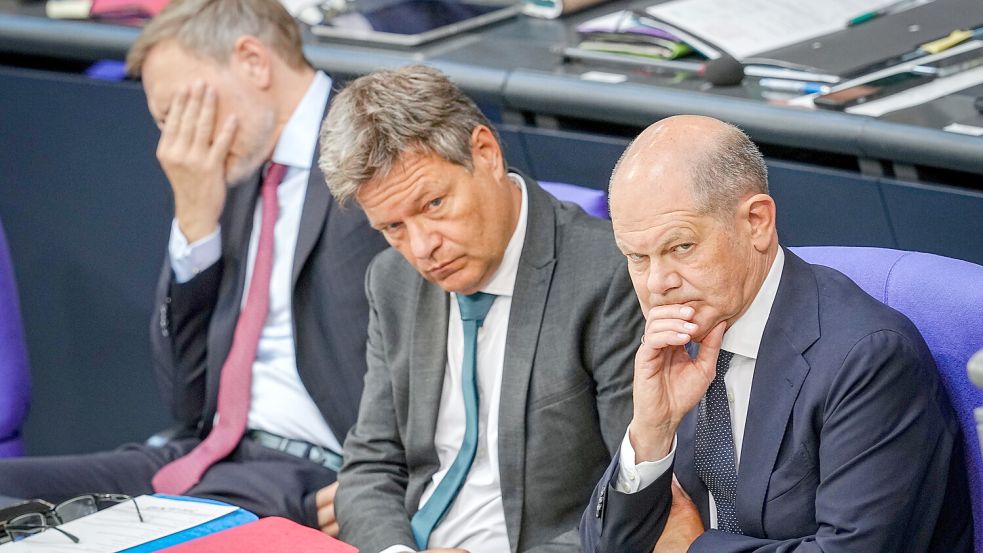 Sind sich häufig uneins: Bundesfinanzminister Christian Lindner (FDP), Bundeswirtschaftsminister Robert Habeck (Grüne) und Bundeskanzler Olaf Scholz (SPD, v.l.n.r.). Foto: dpa/Kay Nietfeld