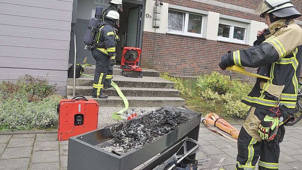 Die Brandursache war ein Schuhregal, das Feuer gefangen hatte. Foto: Wolters