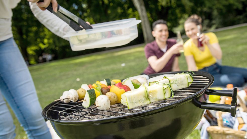 Vor veganer Ernährung wird von Seiten der DGE nicht mehr gewarnt. Foto: dpa-tmn/Christin Klose