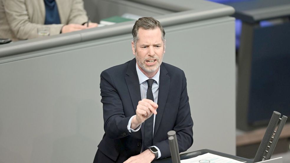 „Wir werden uns mit aller Kraft dafür einsetzen, die europäische Chatkontrolle zu verhindern“: FDP-Fraktionschef Christian Dürr. Foto: Jessica Lichetzki/dpa