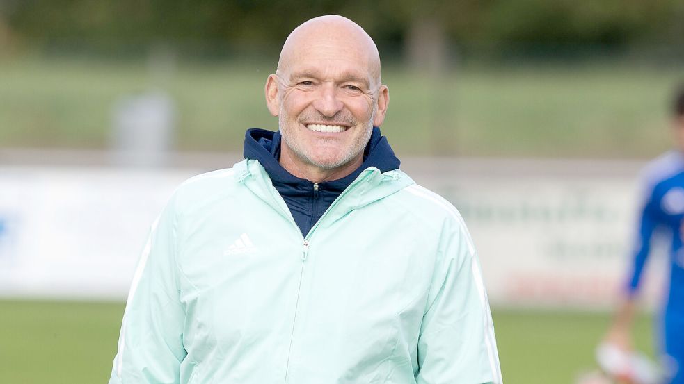 Für Trainer Stefan Emmerling und seine Mannschaft ist die Sommerpause in Kürze beendet. Archivfoto: Doden/Emden