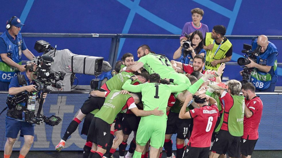 Die Georgier setzten sich gegen Portugal durch und erreichten das Achtelfinale. Foto: Bernd Thissen/dpa