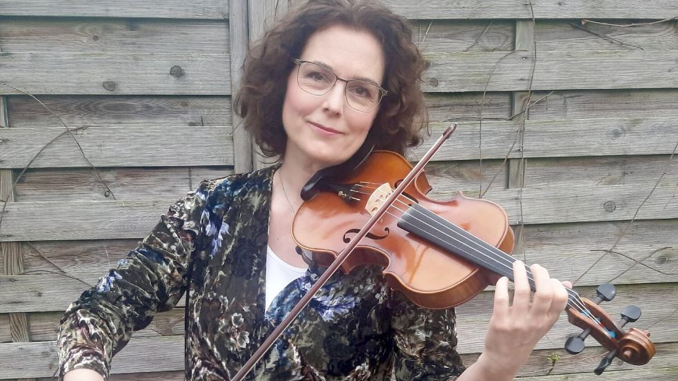Galina Roreck spielt Geige und Bratsche. Sie widmet sich vor allem der Zeit des Barock. Nach Rhauderfehn kommt sie mit ihrer Duopartnerin Maria Wetzel. Foto: privat