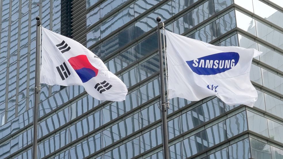 Samsung Electronics meldet einen deutlichen Anstieg des Betriebsgewinns für das abgelaufene Quartal. Foto: Ahn Young-joon/AP/dpa