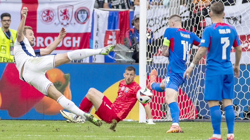 Großchancen, wie diese hier von Englands Harry Kane (links) hat diese EM einige zu bieten. Tore fallen hingegen wenige. Foto: www.imago-images.de