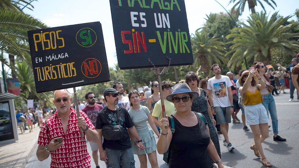 In Spanien gehen immer mehr Menschen gegen Massentourismus auf die Straße – längst nicht mehr nur auf Mallorca. Foto: Imago/SOPA Images