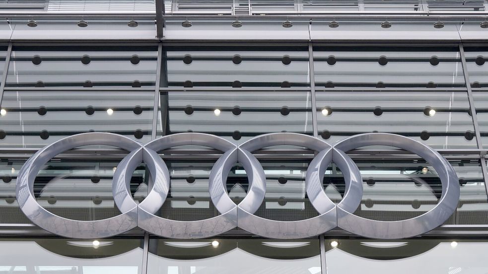 Audi-Zeichen: Marke und Konzern haben an Absatz eingebüßt. (Archivbild) Foto: Sven Hoppe/dpa