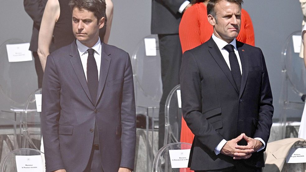 Zwischen Frankreichs Präsident Emmanuel Macron (rechts) und Premierminister Gabriel Attal (links) habe es in den letzten Tagen erhebliche Differenzen gegeben. Foto: JULIEN DE ROSA