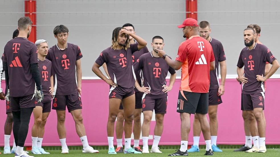 Vincent Kompany leitete am Mittwoch sein erstes Bayern-Training. Foto: Sven Hoppe/dpa