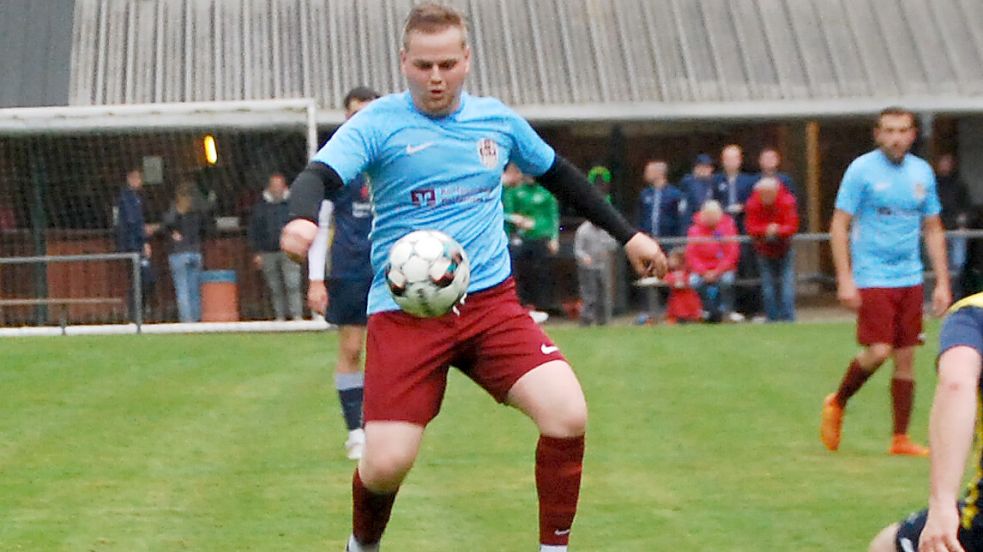 Westoverledingens Karsten Schulte erzielte sehenswert die 2:1-Führung. Archivfoto: Reemts