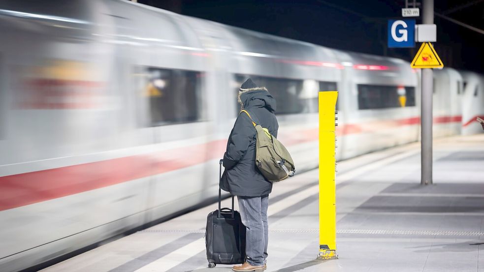 Weniger Fahrgäste im Fernverkehr, mangelnde Zuverlässigkeit: Das erste Halbjahr lief für die Deutsche Bahn nicht rund. Foto: Christoph Soeder/dpa