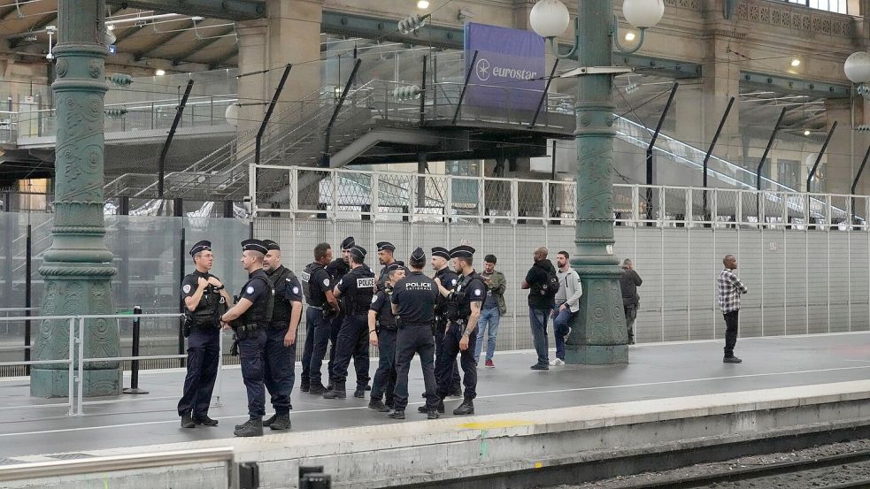 Die Sicherheitsmaßnahmen an Bahnhöfen wurden verstärkt. Foto: Mark Baker/AP