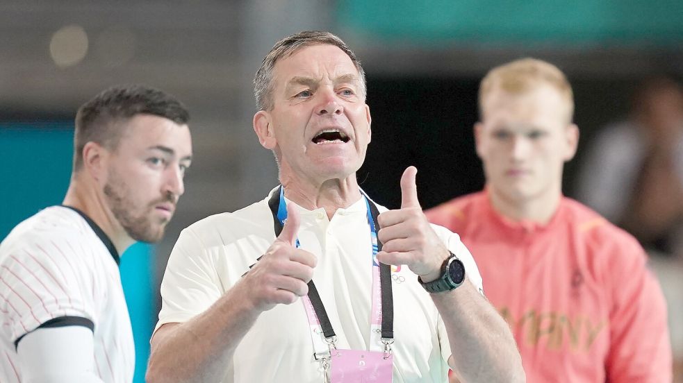 Bundestrainer Alfred Gislason hatte in der ersten Halbzeit nichts zu meckern. Foto: Marcus Brandt/dpa