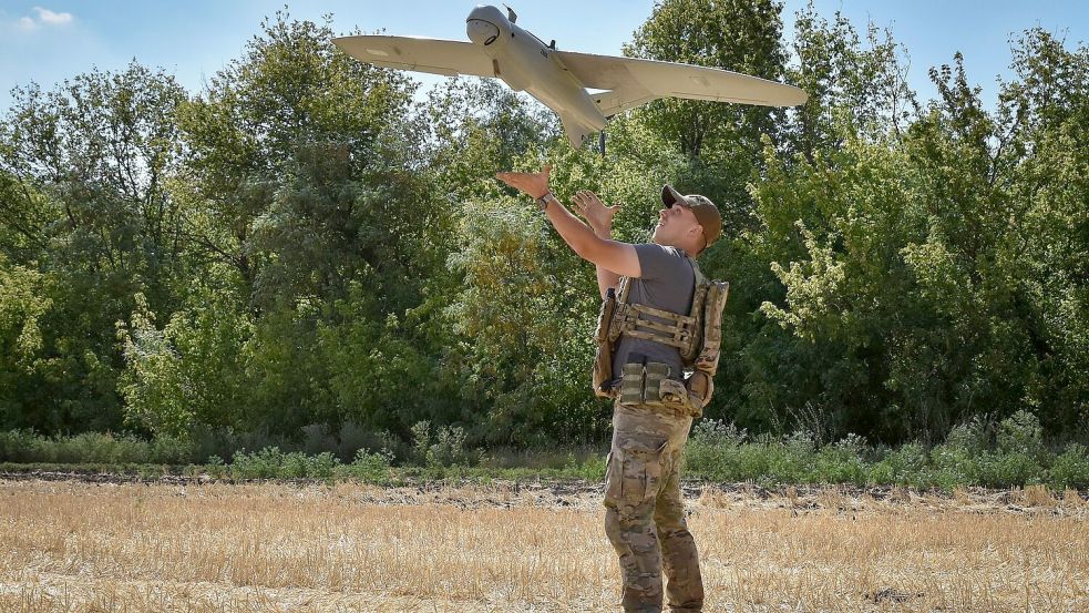 In Russlands Krieg gegen die Ukraine sind Drohnen für beide Seiten von großer Bedeutung. Foto: Andriy Andriyenko/AP/dpa