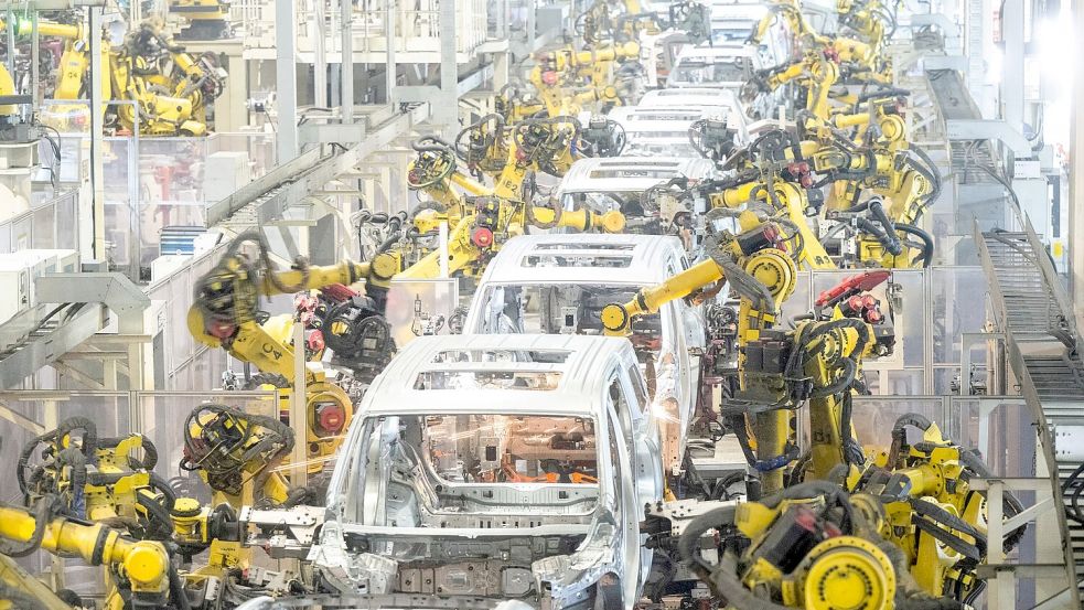 Fertigung bei der chinesischen Elektroautomarke bei Voyah in Wuhan. (Archivbild) Foto: Xiao Yijiu/Xinhua/dpa