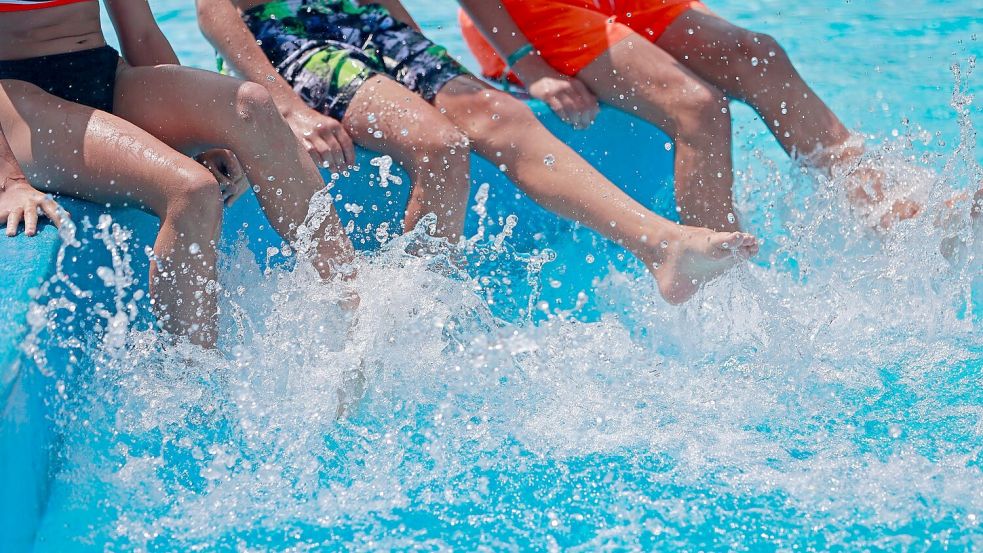 Dienstag könnten Temperaturen von 38 Grad erreicht werden (Archivbild). Foto: Matthias Bein/dpa