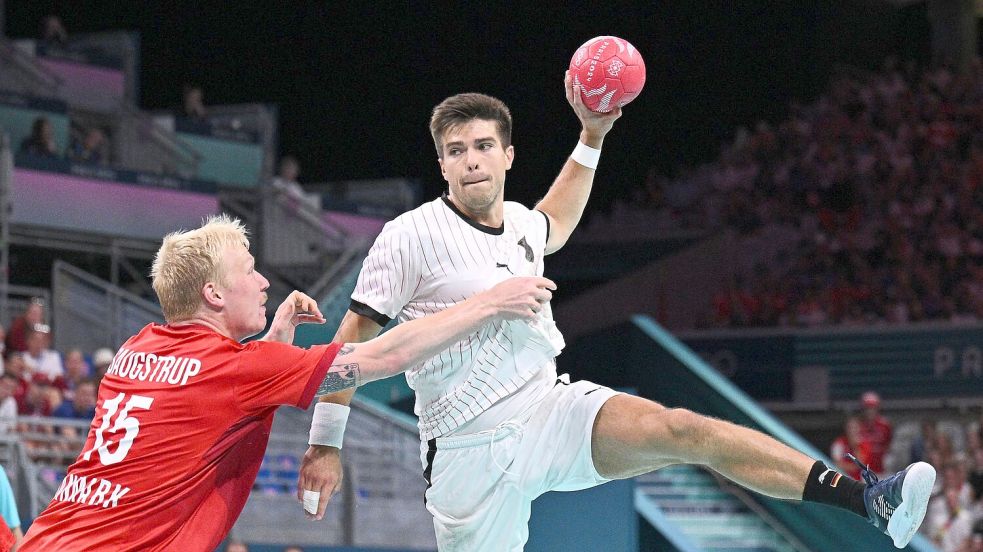 Die deutschen Handballer leisten sich im verlorenen Olympia-Finale zu viele Fehler im Angriff. Foto: Tom Weller/dpa