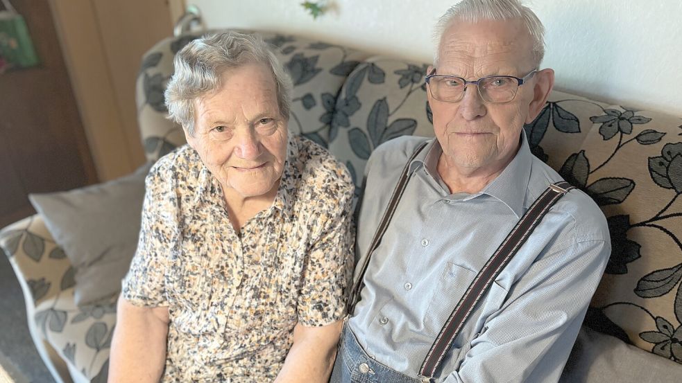 Ihr Liebe besteht seit mehr als 65 gemeinsamen Jahren: Gerda und Arnold Frerichs feiern eiserne Hochzeit. Foto: Heinig