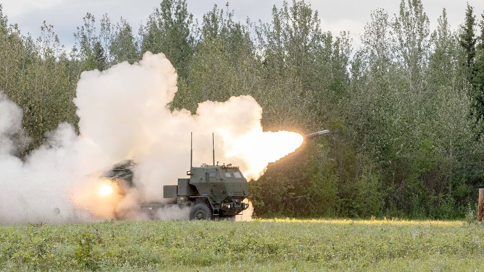 Die Ukraine hat mehrere Mehrfachraketenwerfer vom US-Typ Himars zur Verfügung für ihren Verteidigungskampf gegen den russischen Angriffskrieg. (Archivbild) Foto: Sherifa Kästner/Bundeswehr/dpa