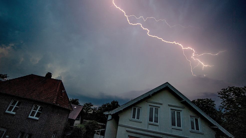 Das Unwetter brachte heftige Gewitter mit sich. Teilweise kam es sogar zu Überspannungen durch Blitze. Symbolfoto: Dittrich/dpa