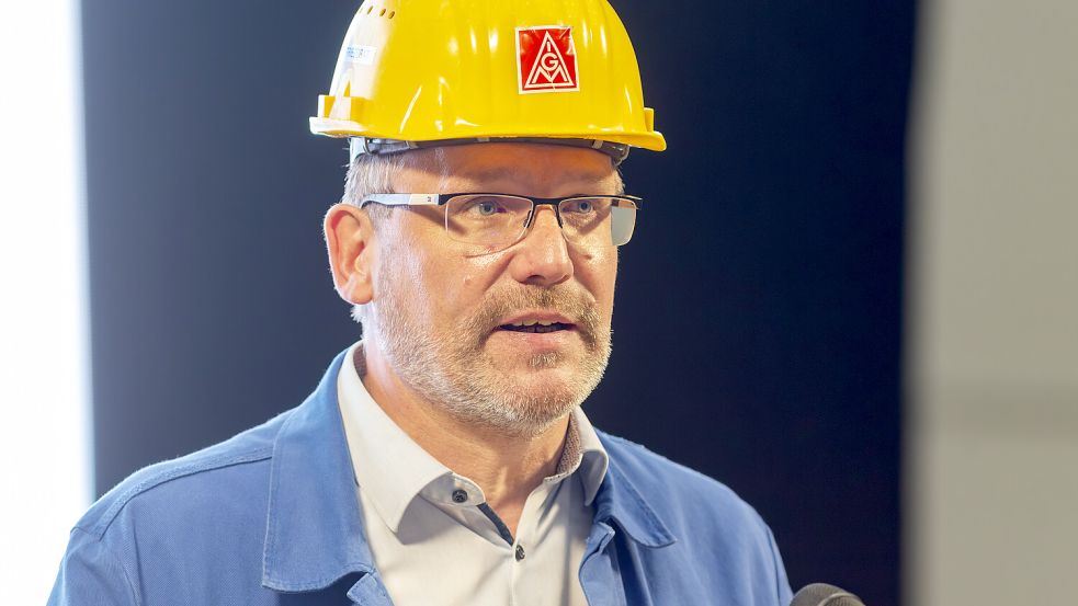 Andreas Hensen ist Betriebsratschef auf der Meyer Werft in Papenburg. Das Unternehmen steckt in einer existenziellen Krise. Foto: Lars Schroer