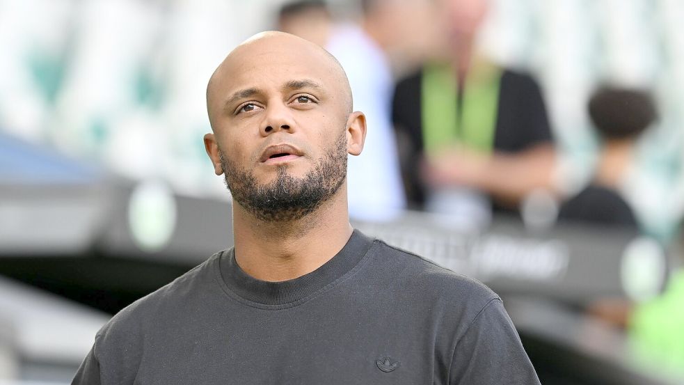 Sein erstes Bundesliga-Spiel als Bayern-Trainer: Vincent Kompany am Sonntag in Wolfsburg. Foto: Swen Pförtner/dpa