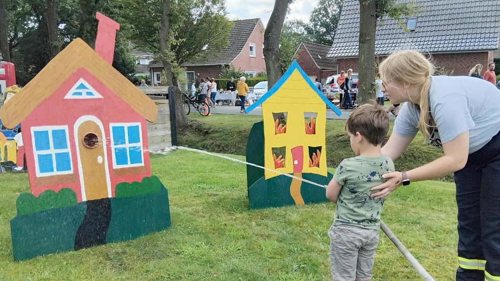 Bei dem Spielplatzfest und Flohmarkt in Marienheil gab es ein abwechslungsreiches Programm, besonders für die kleinen Gäste. Foto: Scherzer