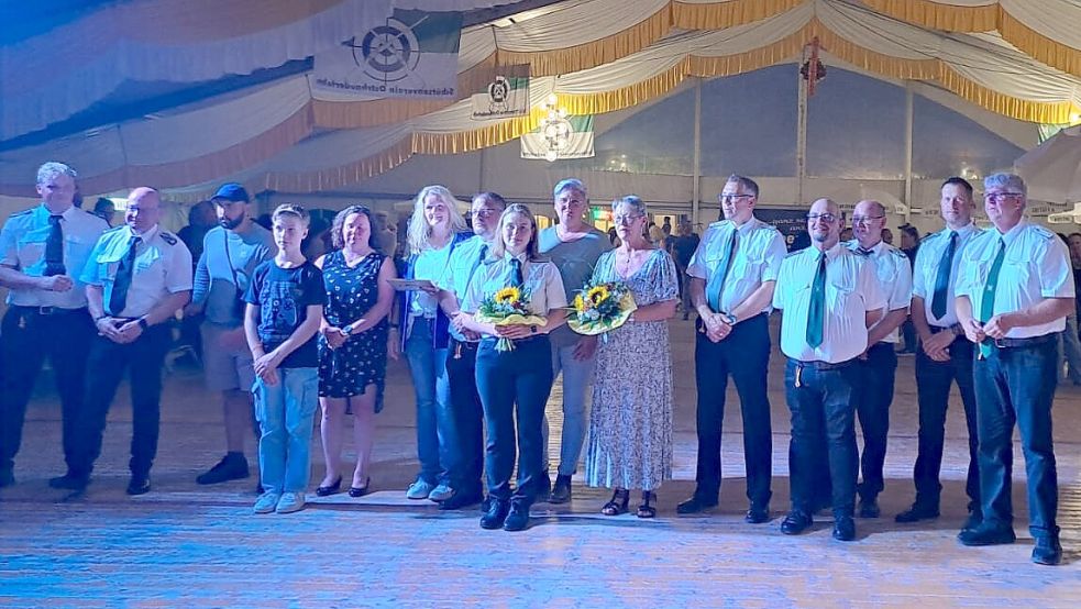 Diese Mitglieder des Ostrhauderfehner Schützenvereins wurden für ihre Treue und Leistungen geehrt. Foto: Schützenverein Ostrhauderfehn