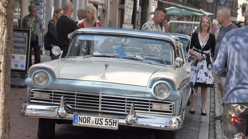 In Leer sind wieder alte amerikanische Fahrzeuge zu bestaunen. Foto: Wolters (Archiv)