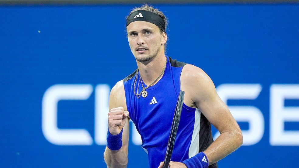 Alexander Zverev bejubelt seinen Viertelfinaleinzug bei den US Open. Foto: Eduardo Munoz Alvarez/AP/dpa