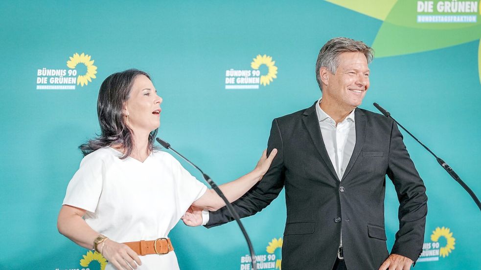 Baerbock hatte im Juli erklärt, dass sie selbst im nächsten Wahlkampf keine erneute Kanzlerkandidatur für ihre Partei anstrebe - Habeck gilt nun als wahrscheinlicher Spitzenkandidat seiner Partei. Foto: Kay Nietfeld/dpa