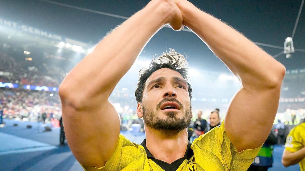 Mats Hummels ist auf der Suche nach einem neuen Arbeitgeber fündig geworden. Foto: Robert Michael/dpa