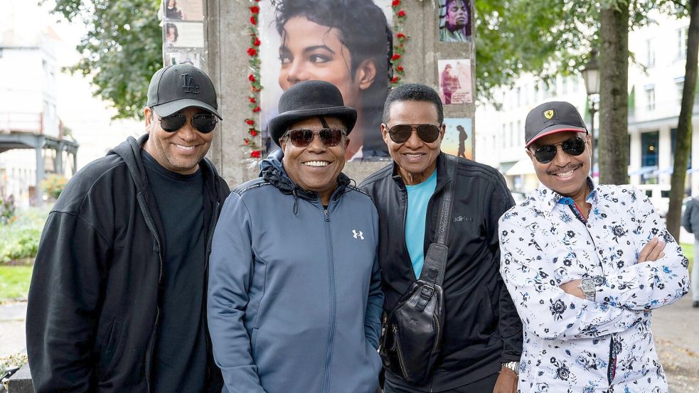 Bei ihrem einzigen Deutschlandkonzert in München werden Tito, Jackie und Marlon Jackson mit Titos Sohn Taryll gemeinsam auf der Bühne stehen. Foto: Lennart Preiss/dpa