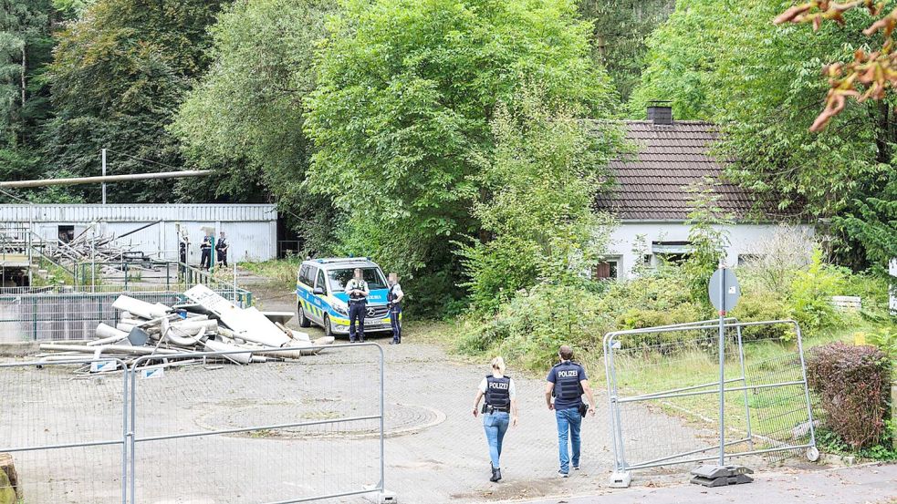 Zeugen hörten Schreie: In einer ehemaligen Brauerei in Iserlohn sollen mehrere Männer einen 30-Jährigen misshandelt haben. Foto: Alex Talash/dpa