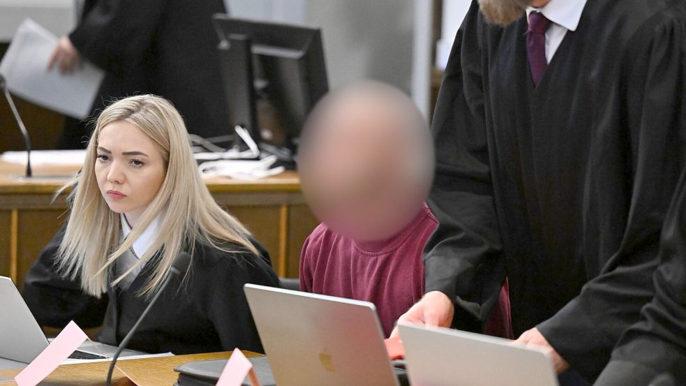 Ein selbst ernannter Lebensberater aus Walldürn wurde vom Landgericht Mosbach wegen Geiselnahme und Vergewaltigung verurteilt - nun gibt es Revisionen. (Archivbild) Foto: Bernd Weißbrod/dpa