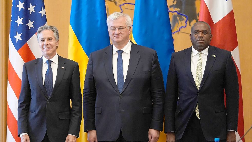 Der ukrainische Außenminister Andrij Sybiha traf seine beiden Amtskollegen Antony Blinken und David Lammy zu Gesprächen. Foto: Mark Schiefelbein/AP/dpa