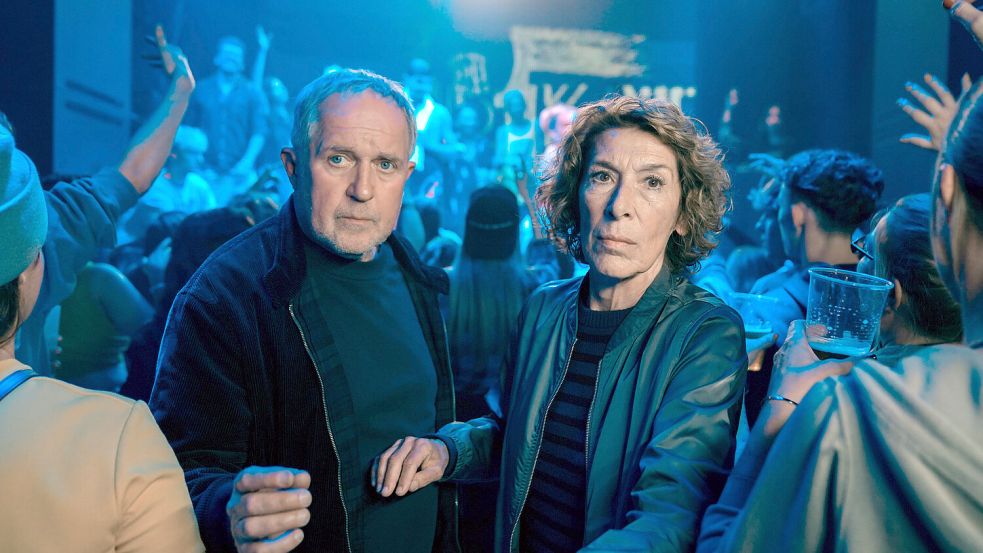 Moritz Eisner (Harald Krassnitzer) und Bibi Fellner (Adele Neuhauser) ermitteln im neuen Wiener „Tatort: Deine Mutter“ auf fremdem Terrain. Das Erste, Sonntag, 15. September, 20.15 Uhr und in der ARD Mediathek. Foto: © ARD Degeto/ORF/Petro Domenigg