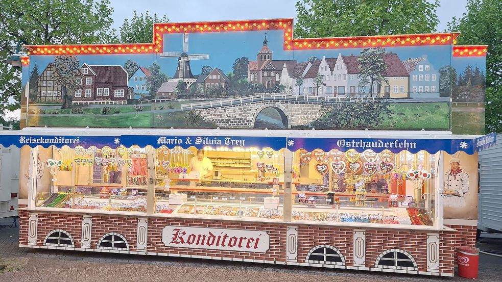 Die Berliner-Buden von Silvia und Mario Trey stehen von November bis April am Wochenende an der Hauptstraße in Ramsloh und in Sedelsberg. Foto: privat