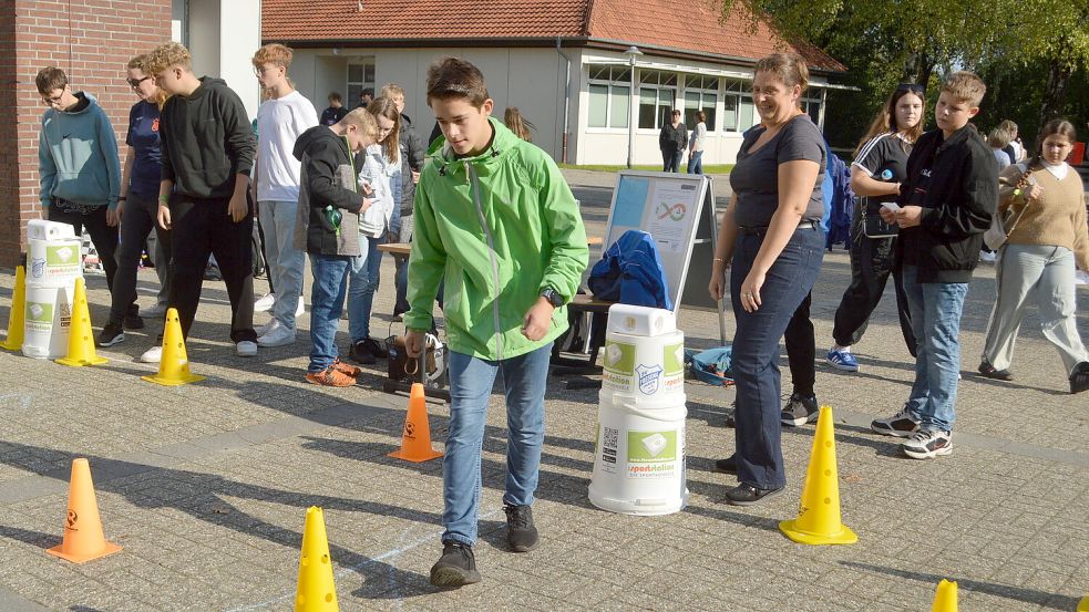 Den Auftakt der Feierlichkeiten bildete am Freitag ein Sternenlauf mit Sport- und Spieletag. Auf dem Schulgelände wurden zahlreiche Aktionen angeboten. Foto: Weers