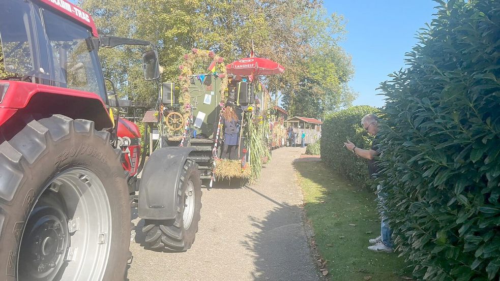 Am Umzug nehmen 27 Wagen teil. Foto: Hagewiesche