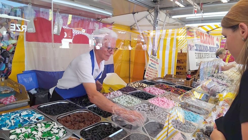 Beim Hollandmarkt wurden viele niederländische Spezialitäten angeboten. Foto: Scherzer