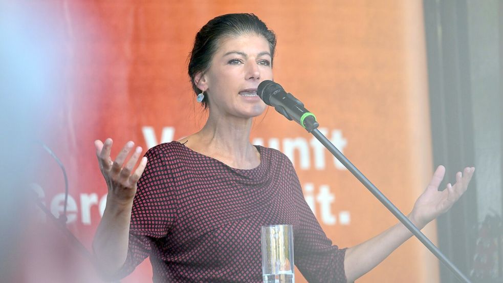 BSW-Chefin Sahra Wagenknecht zeigt sich offen für ein Gespräch mit Brandenburgs Ministerpräsident Dietmar Woidke. (Archivbild) Foto: Michael Bahlo/dpa