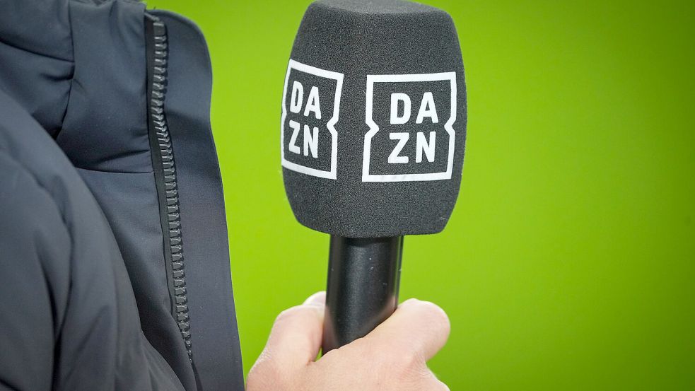 Der kostenpflichtige Internet-Sender DAZN hat im Streit mit der Deutschen Fußball Liga um TV-Rechte einen juristischen Sieg errungen. Foto: dpa/Soeren Stache