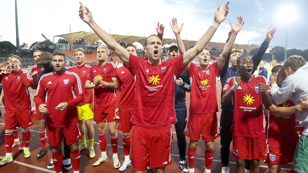 Im Viertelfinale siegte Kickers Emden dramatisch in Oldenburg. Nach 120 Minuten hieß es 3:3, dann gewann der BSV im Elfmeterschießen. Foto: Doden/Emden