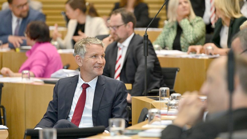 Die AfD von Landeschef Björn Höcke argumentiert, sie habe als stärkste Fraktion ein Recht auf den Landtagspräsidenten. Foto: Martin Schutt/dpa