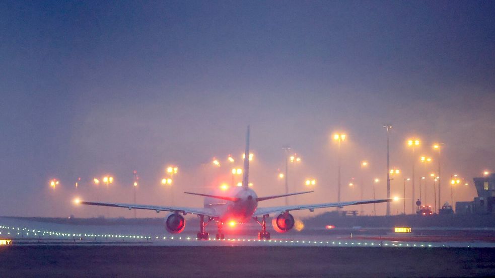 Abschiebeflüge gehen für Betroffene oft ins Ungewisse. Foto: Jan Woitas/dpa-Zentralbild/dpa