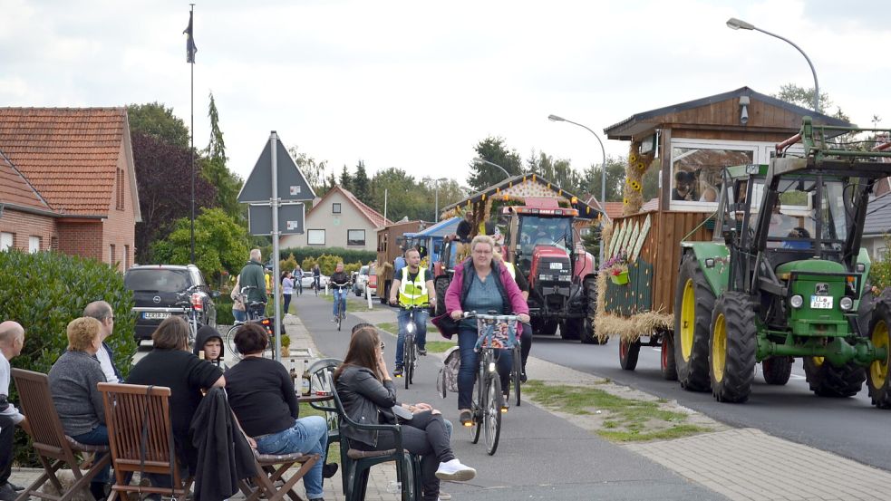 An diesem Wochenende wird in Völlenerkönigsfehn Erntedank gefeiert. Fotos: Archiv