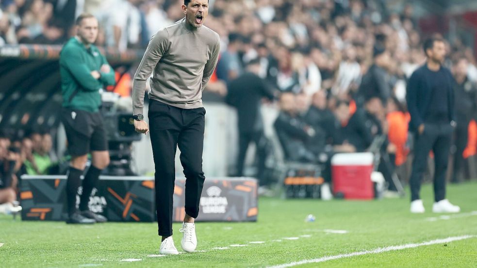 Will sein Team auch gegen die Bayern nach vorn treiben: Eintracht-Trainer Dino Toppmöller. Foto: Str/dpa