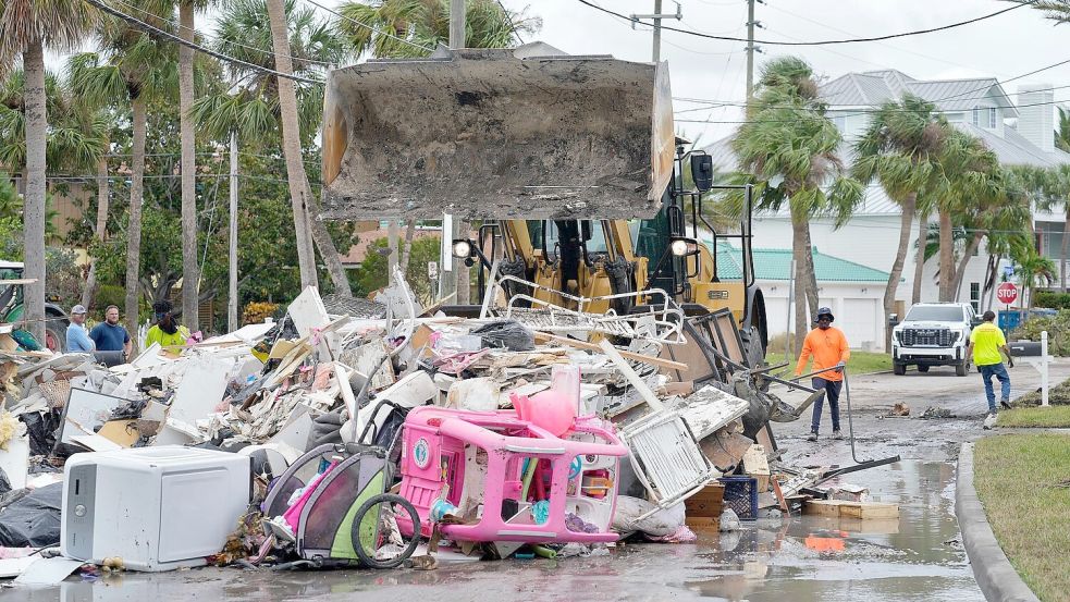 Erst vor rund anderthalb Wochen war Hurrikan „Helene“ in Florida auf Land getroffen und hatte dort Tote und Schäden hinterlassen. Foto: Chris O’Meara/AP