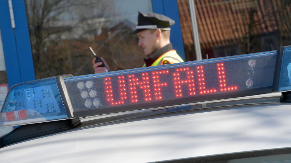 Die Polizei ermittelt nach dem Unfall in Scharrel. Symbolfoto: Ortgies